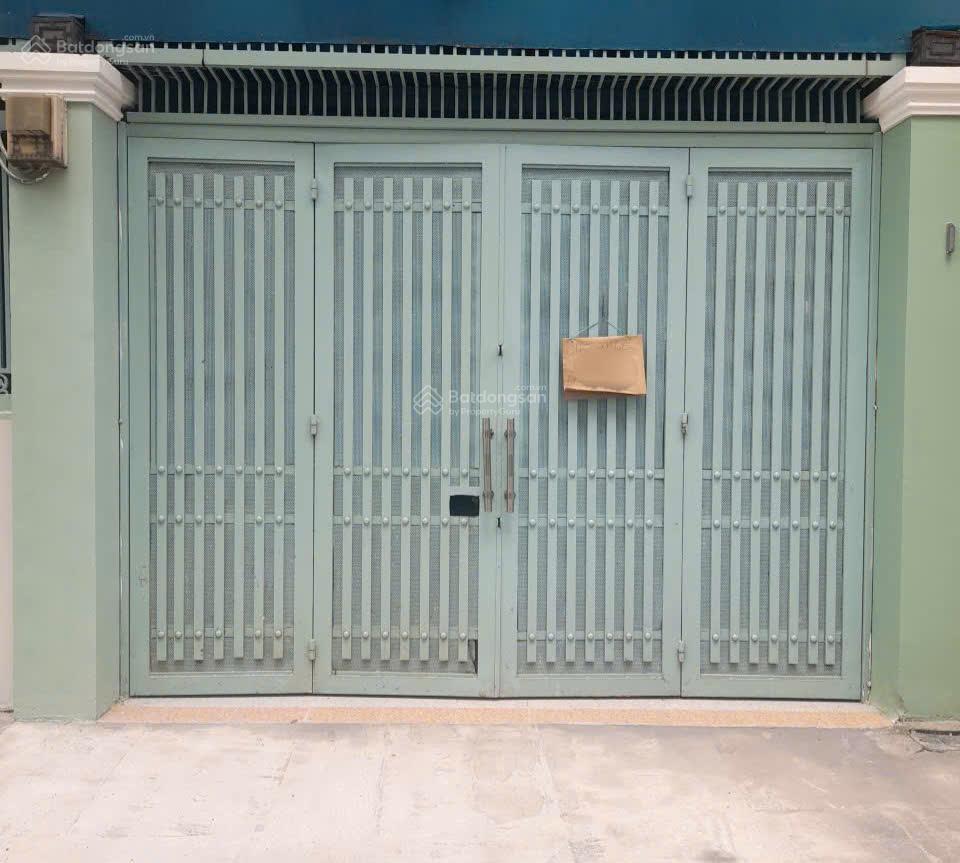 Bán nhà mt nghiêm toản, p.hòa thạnh, tân phú, dt 4x13m, cấp 4, ngay ủy ban q.tân phú