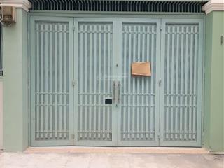 Bán nhà mt nghiêm toản, p.hòa thạnh, tân phú, dt 3.9x14m, cấp 4, ngay ủy ban q.tân phú