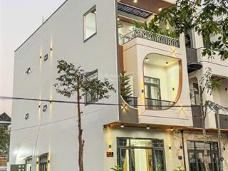 Chủ gửi bán gấp nhà bình chánh ngay chợ bờ ngựa 6x19m có sổ hồng riêng, đang cho thuê 17tr/tháng