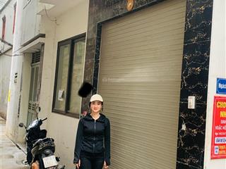 Cầu giấy. cách 10m ra mặt phố trung tâm cầu giấy