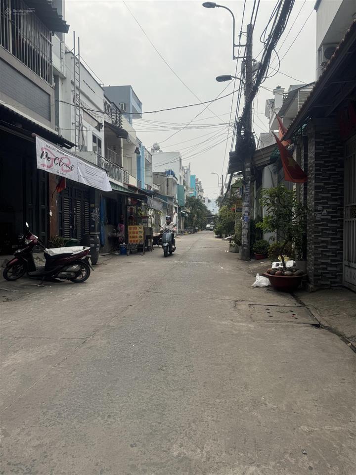 Nhà ngay phạm đăng giảng, 82m2, ngang 5.5m  hxh  cách lê trọng tấn 30m