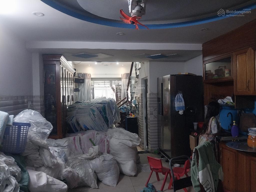 Hiếm  nhà ngay gần kênh tham lương  180m2  3 tầng  nở hậu chử l  chủ giảm cực mạnh