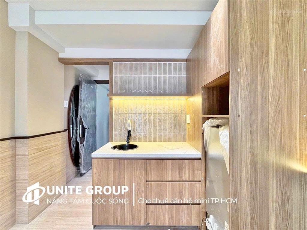 Cho thuê phòng studio ban công full nội thất cao cấp có thang máy gần nhà thờ tân định quận 1
