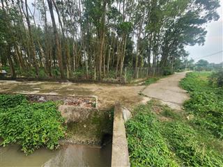 Bán  đất 2 mặt tiền  ,cạnh đường cao tốc  (1579 m2) 200 m2  thổ cư ,giá  2,4 tỷ.