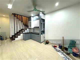 Chính chủ bán gấp  trung tâm ba đình  7.6 tỷ  đầu ngõ ngọc hà 5 tầng sổ đỏ sẵn sàng giao dịch