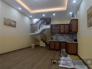 Cần bán gấp  nhỉnh 5 tỷ  32m2 hoàng hoa thám  gần ngõ ô tô  sổ đỏ đẹp, giao dịch ngay