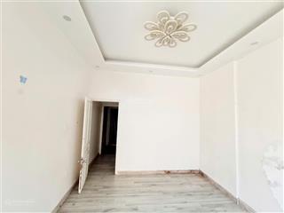 Cần bán gấp nhà dân xây hoàng hoa thám  47m2,4 tầng  4 ngủ  giá chào bán 10,2 tỷ có thương lượng