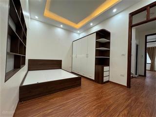 Bán gấp!!! trung tâm cầu giấy 36m 4 tầng 4pn. mặt tiền khủng 7m, gần oto, chỉ nhỉnh 8 tỷ, sổ đẹp.