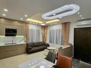 Bán nhà đẹp long lanh ngay trung tâm cầu giấy 40m² x 5 tầng, giá chỉ 14 tỷ. vị trí hiếm