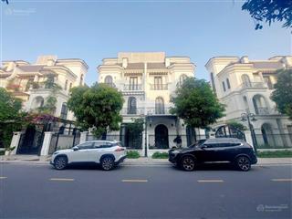 Bán gấp biệt thự cạnh hồ 24,5ha. dt 135m2, 4t, full đồ. giá 26.9 tỷ