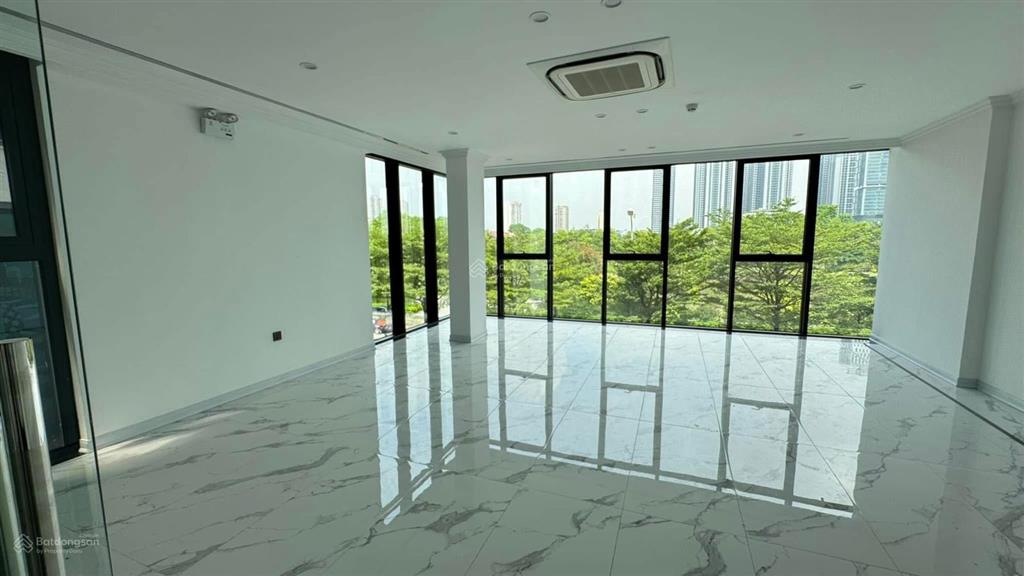 Siêu đẹp, toà nhà phố đỗ nhuận, 100m2, 8 tầng có hầm, vỉa hè, thuê 120 triệu, công viên hoà bình
