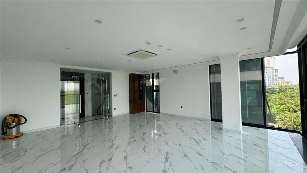 Siêu đẹp, toà nhà phố đỗ nhuận, 100m2, 8 tầng có hầm, vỉa hè, thuê 120 triệu, công viên hoà bình