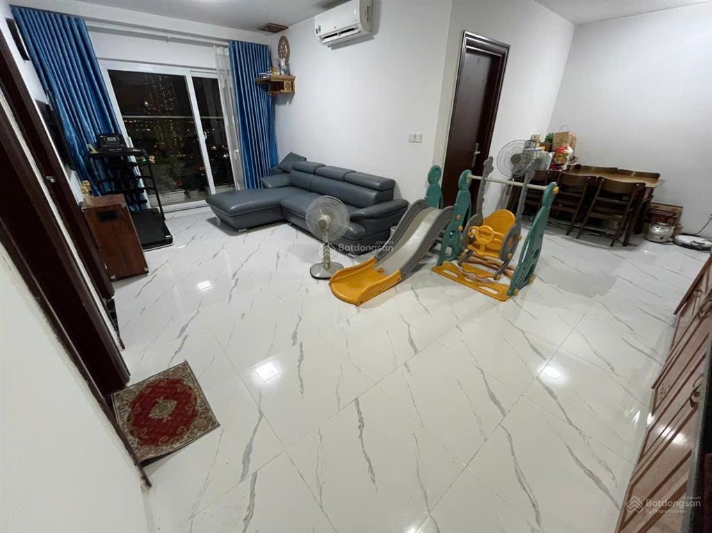 Cần bán căn 2 ngủ giá tốt nhất htt 89 phùng hưng. 0794 678 ***