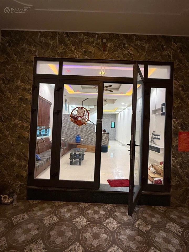 Bán nhà 3 tầng lô góc cực đẹp tại phố yên  tiền phong  mê linh  6 tỏi xxx