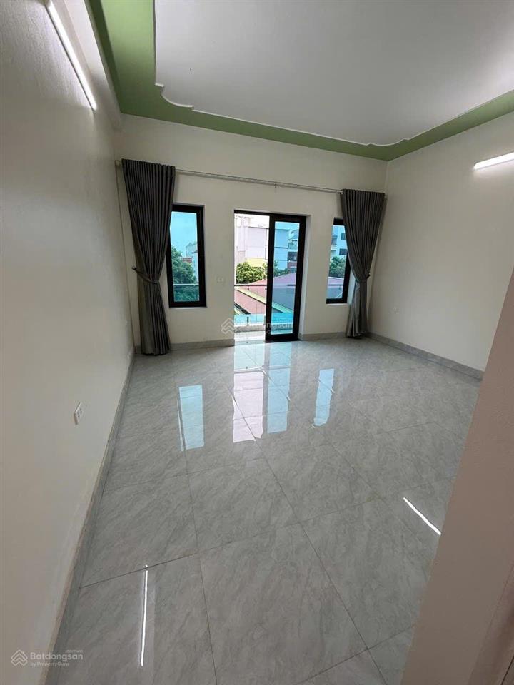 Bán nhà 3 tầng lô góc cực đẹp tại phố yên  tiền phong  mê linh  6 tỏi xxx