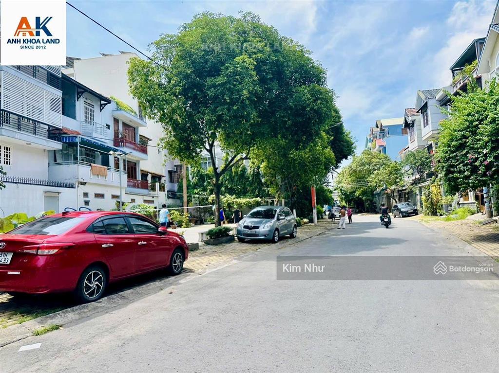 Bán đất tặng nhà 2 tầng  ngang 7m bề thế tiện xây chdv  ngay phạm văn đồng  sát dh cảnh sát