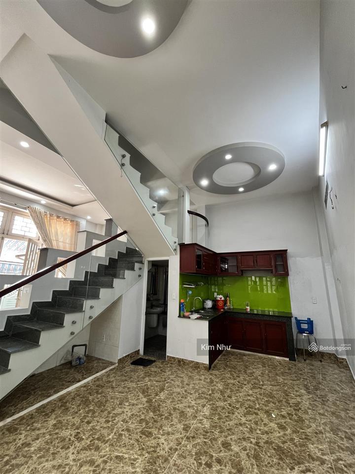Nhà mới 3 tầng 3 mặt tiền linh đông đường 6mkhu an ninh dân trí caoô tô ngủ trong nhà4pn4wc