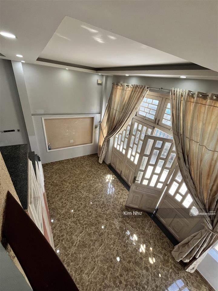 Nhà mới 3 tầng 3 mặt tiền linh đông đường 6mkhu an ninh dân trí caoô tô ngủ trong nhà4pn4wc