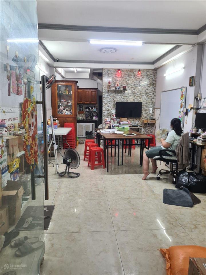 Quận 8  bình đông  nhà 2 tầng  40m cạnh ngay dự án cầu bình tiên  chỉ 3.95 tỷ