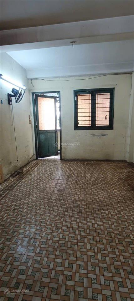 Chung cư xóm cải quận 5, lầu 1 cũ tiện sữa chữa mới giá chỉ nhỉnh 2 tỷ