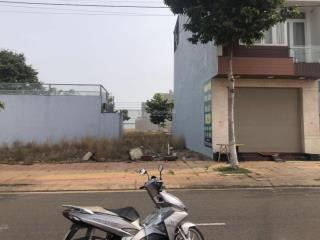 Bán gấp lô 90m2  1,7 tỷ ngay sát đường chính 30m khu d2d gần chợ và trường học .