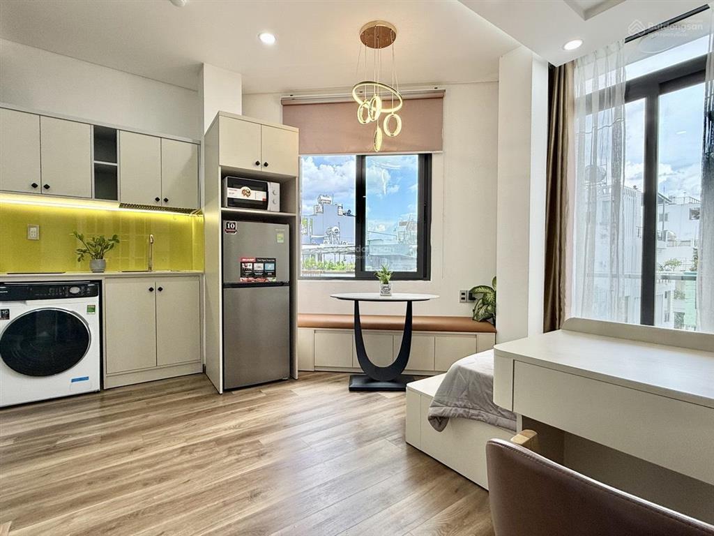 Khai trương căn hộ full nội thất ban công giáp q1 ngay ngô tất tố