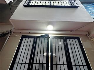 Nhà đẹp cát linh, 15m 5 tầng lô góc, ở ngay, nhỉnh 4 tỷ