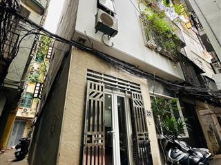Lô góc cầu giấy  nhà đẹp ở ngay  3 phòng ngủ