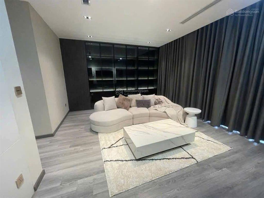 Bán nhanh căn liền kề mặt đường hàm nghi, dòng tiền ổn định.  0904 562 ***