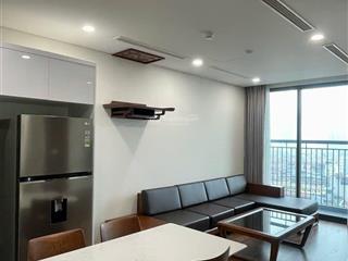 Tâm điểm cầu giấycăn hộ 103m23pn, tầng trung ban công hướng mát, sổ đỏ chính chủ công chứng ngay