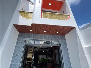 nhà 2 mặt tiền