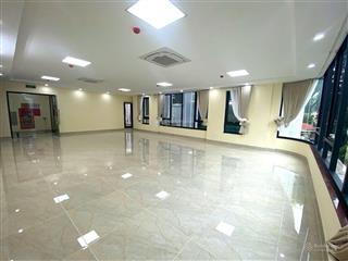 Toà văn phòng 75 linh lang, 125m2, 8 tầng, 1 hầm, gara ô tô, thang máy. giá chỉ 34 tỷ