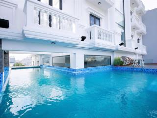 Thay vì mua đất xây khách sạn hãy mua bán khách sạn đang kinh doanh tốt mặt tiền dương đình nghệ