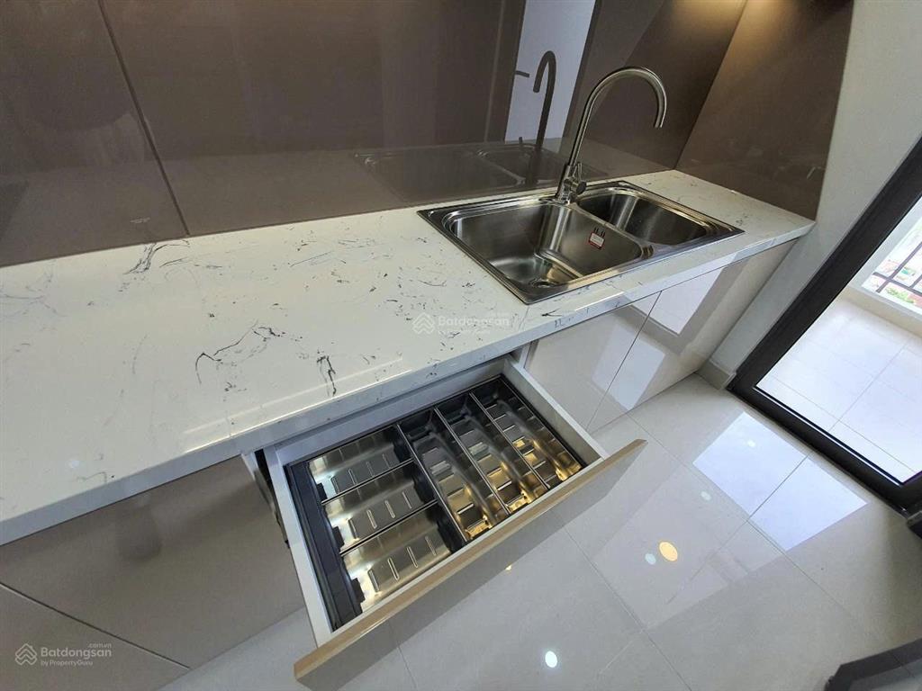 Cần bán căn hộ newton, 96m2, 3 phòng ngủ, 2wc, hdmb, giá 8,4 tỷ, nhà mới đẹp.  0976 028 ***