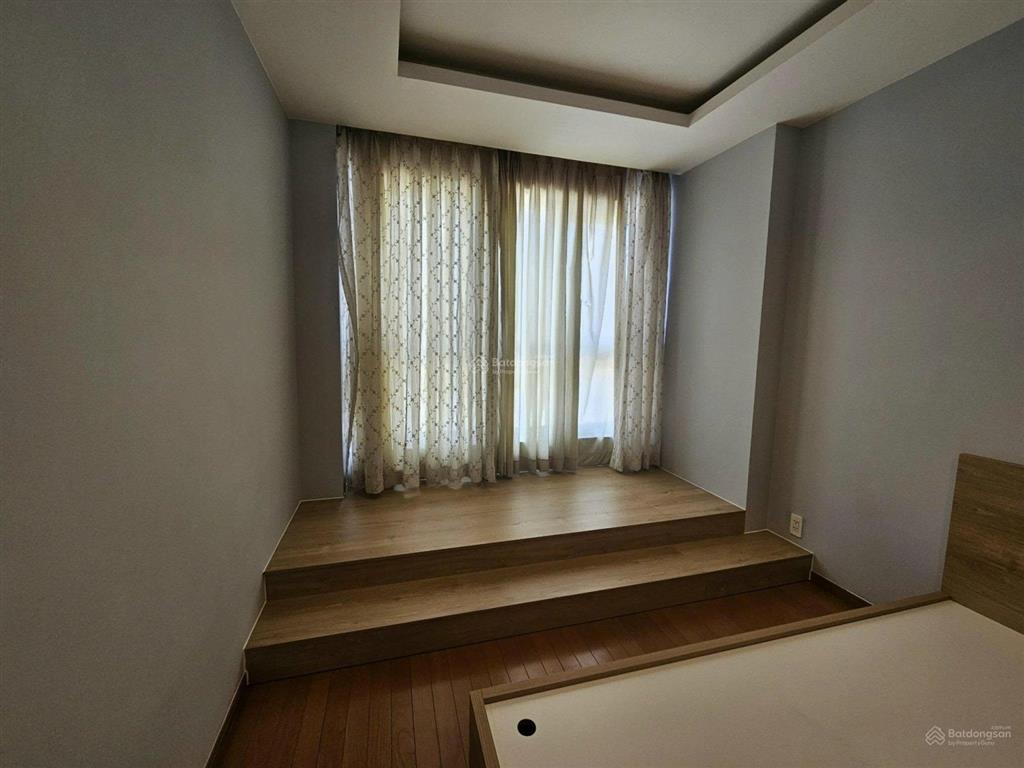 Cho thuê căn hộ sky center, 98m2, 3 phòng ngủ, 2wc, giá 20 triệu/tháng,  0976 028 ***