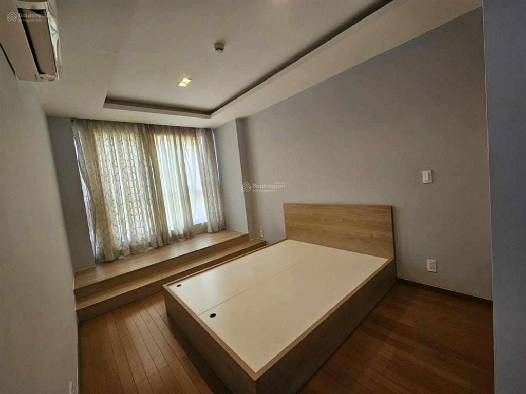 Cho thuê căn hộ sky center, 98m2, 3 phòng ngủ, 2wc, giá 20 triệu/tháng,  0976 028 ***