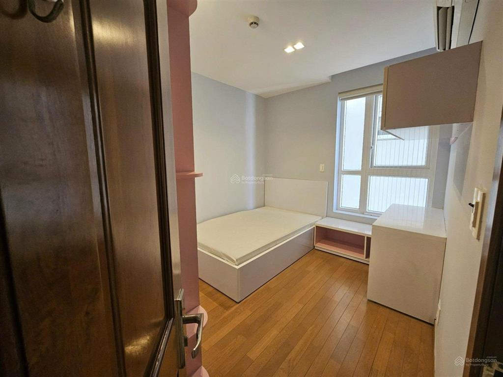 Cho thuê căn hộ sky center, 98m2, 3 phòng ngủ, 2wc, giá 20 triệu/tháng,  0976 028 ***