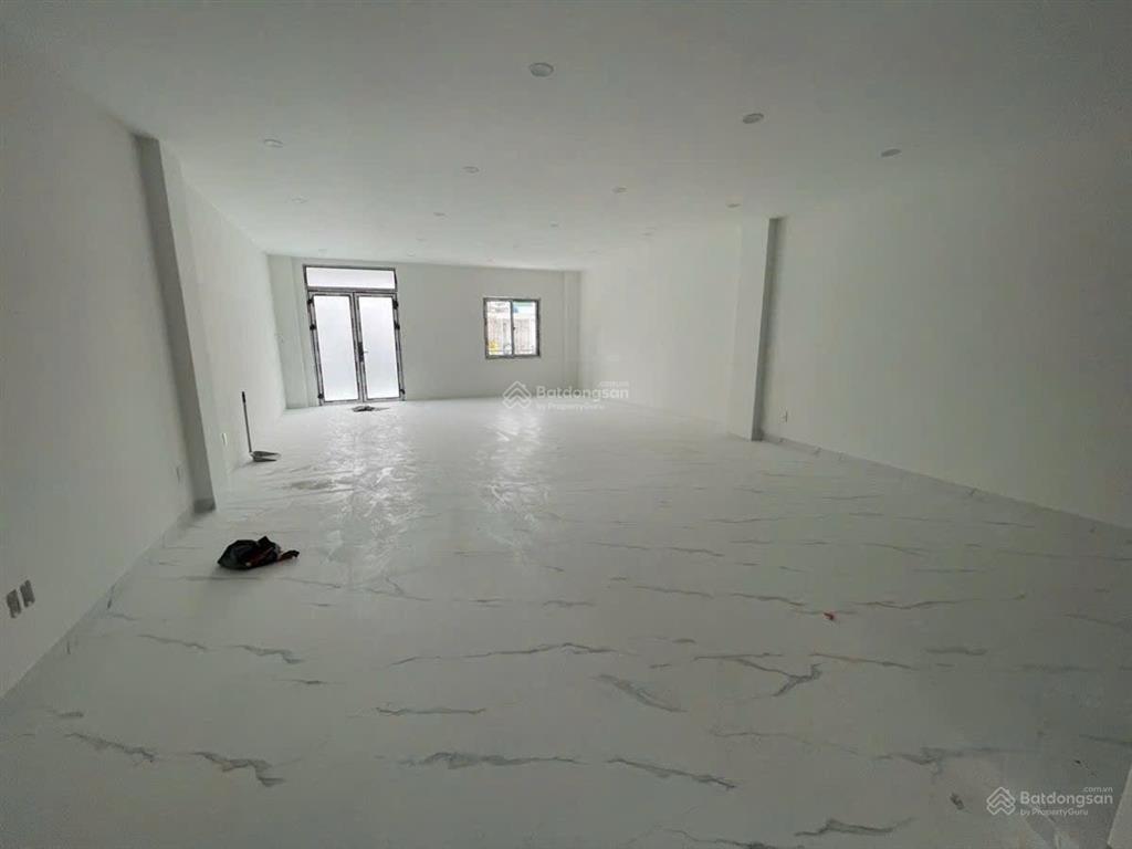 Cho thuê nhà mặt tiền trần quang diệu, phường 14, quận 3