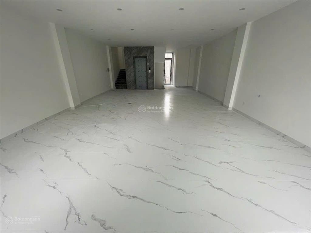 Cho thuê nhà mặt tiền trần quang diệu, phường 14, quận 3