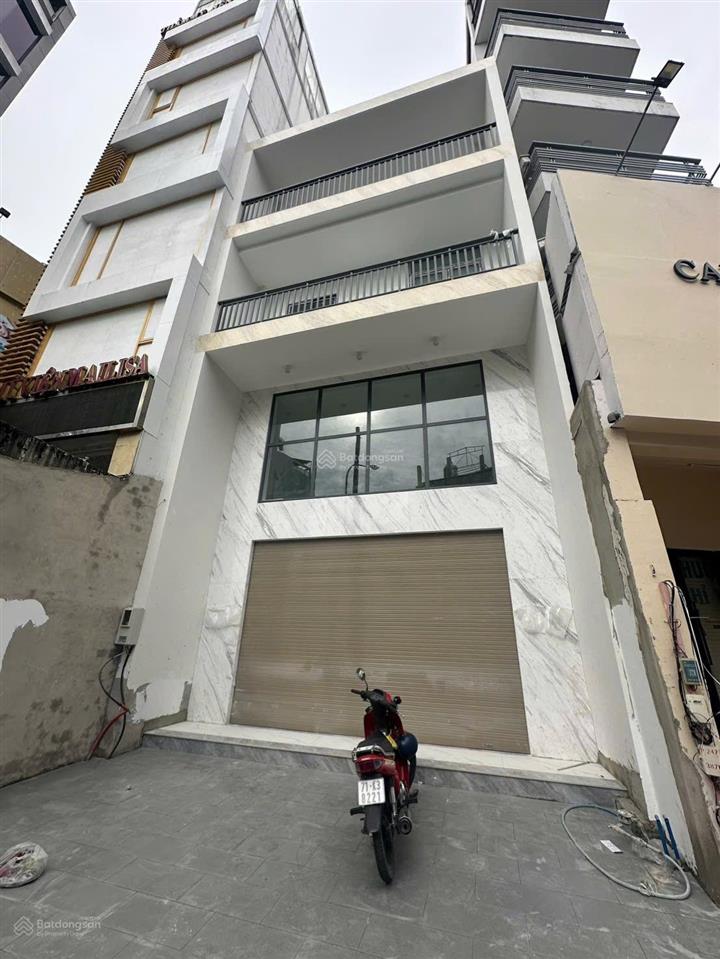 Cho thuê nhà mặt tiền trần quang diệu, phường 14, quận 3