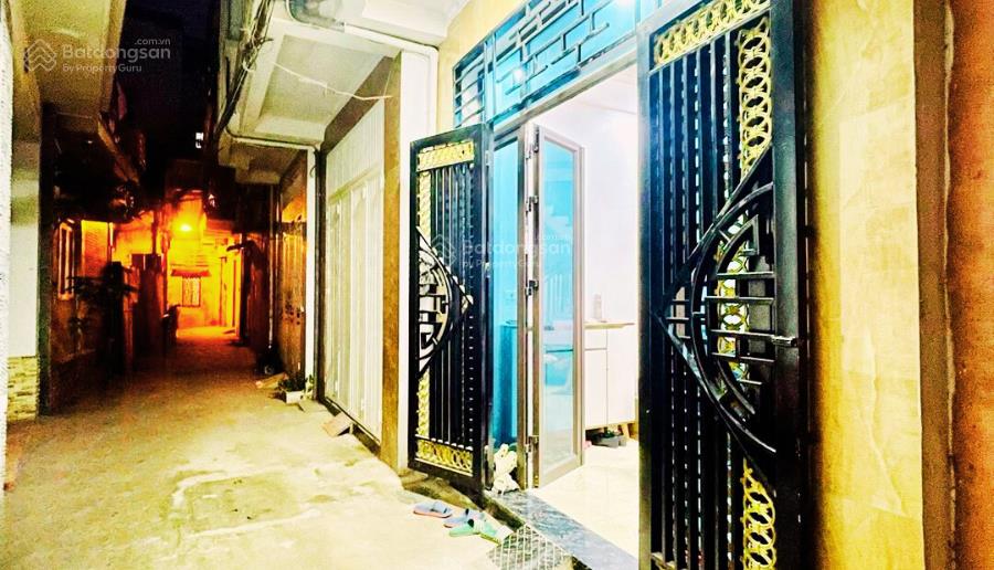 Chính chủ bán gấp nhà tại dịch vọng cầu giấy 4t 35 m2 4pn 3wc 8.35 tỷ kd sầm uấtsổ đỏ chính chủ