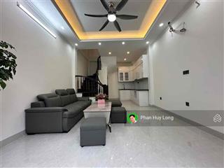 Hot giá tốt! bán nhà cầu giấy 5 tầng 30m2 mt 4m 7.6 tỷ  kinh doanh sầm uất  sổ đỏ chính chủ