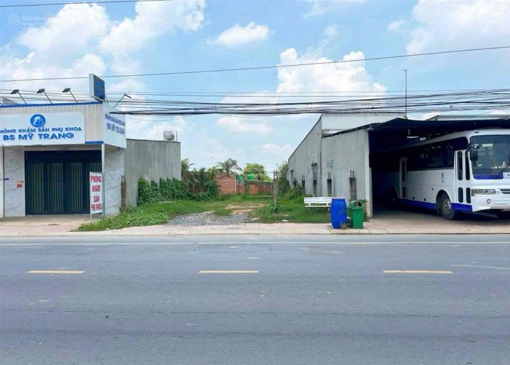 Chính chủ kẹt tiền bán nhanh lô đất mặt tiền đường 300m2 chỉ 950tr sổ sẵn