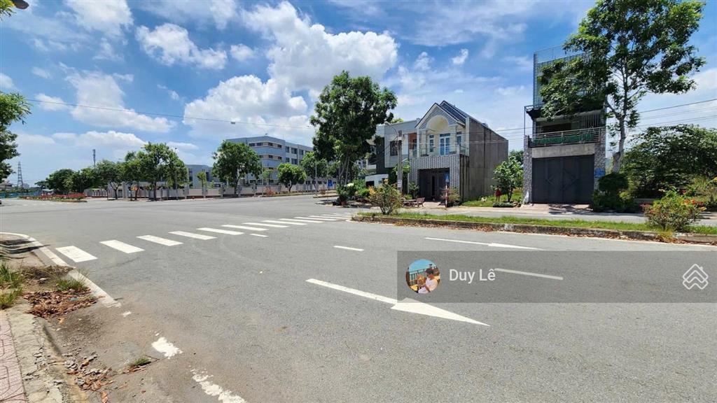 Giá chỉ 590triệu có ngay lô đất ở đ. ne 8, p.thới hoà,tp.hcm, dt khủng 300m2,cách ql 13 chỉ 100m,