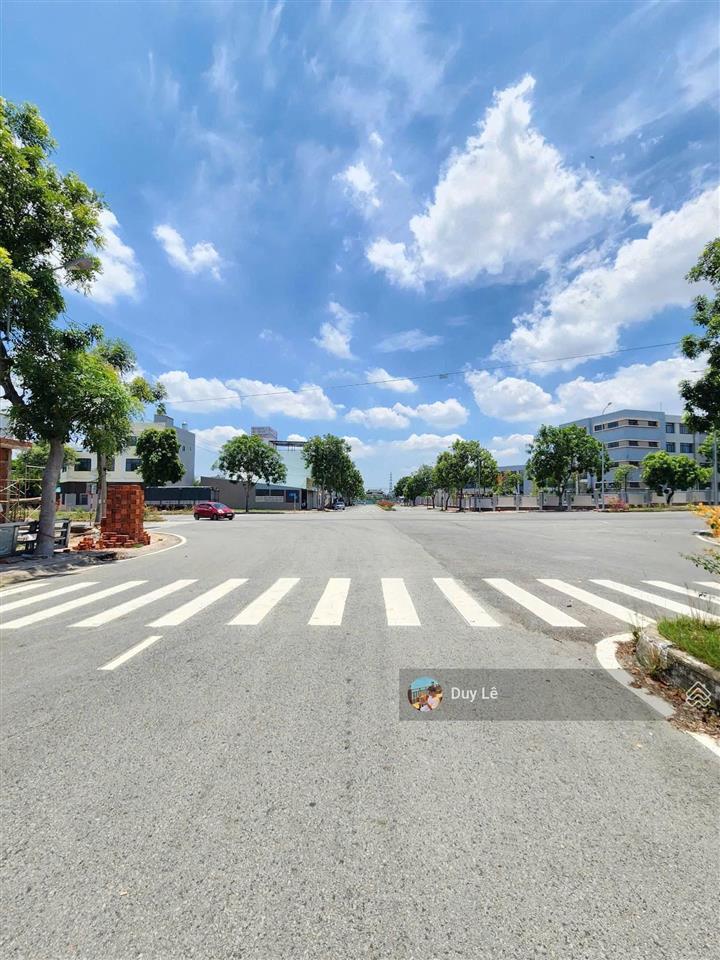 Giá chỉ 590triệu có ngay lô đất ở đ. ne 8, p.thới hoà,tp.hcm, dt khủng 300m2,cách ql 13 chỉ 100m,