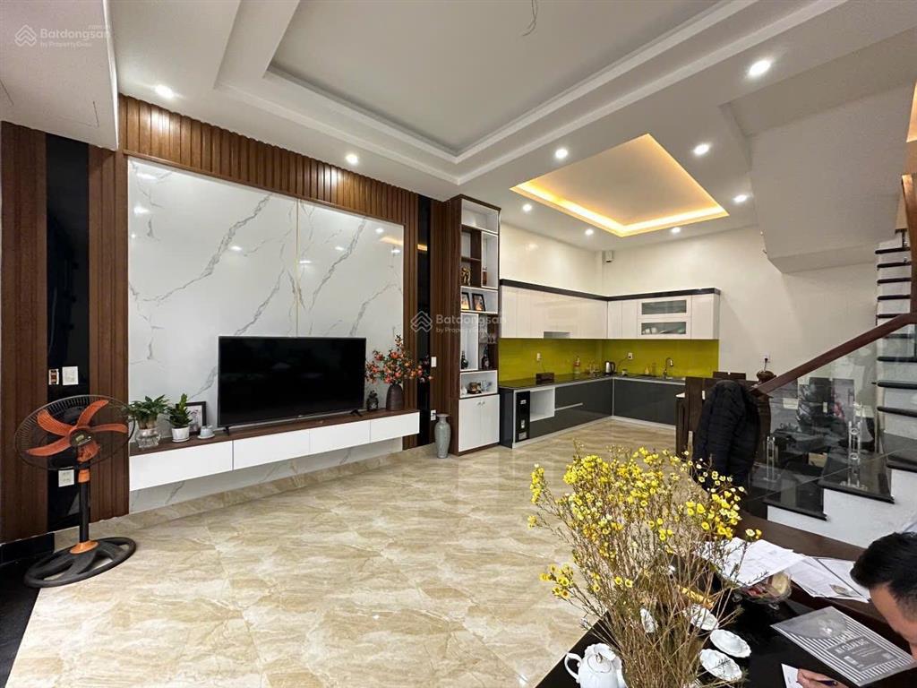 Bán nhà mặt đường hạ lý mới xây 4 tầng phong cách tân cổ điển