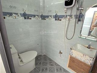 Nhỉnh 5 tỷ có nhà đẹp 2 tầng ngay him lam, quận 7, dt 70m2, 4 pn, tặng nội thất
