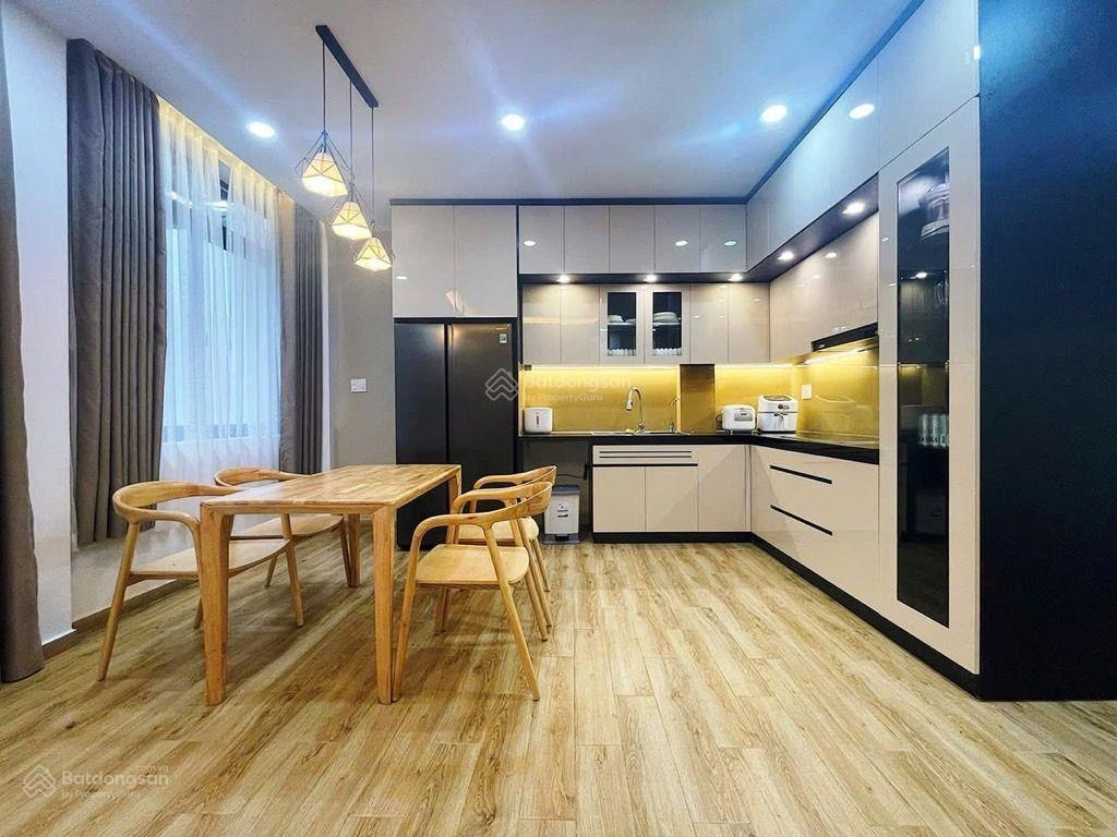 3.9 tỷ nhà đẹp lâm văn bền, quận 7, dt 6x8m, full nội thất cao cấp
