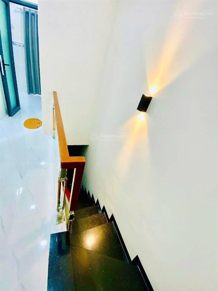Nhà lâm văn bền quận 7 xe tải tránh  dt 27m2 (ngang 4m) chỉ 2.8 tỷ