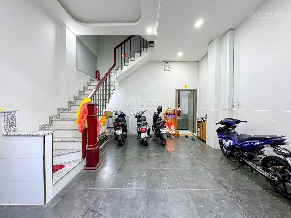 Nhà 4 tầng lâm văn bền  tân kiểng  quận 7  7pn  dt 61.2m2. dòng tiền 30tr  chỉ 7 tỷ 5